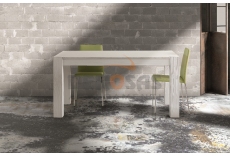Tavolo in legno bianco spazzolato
